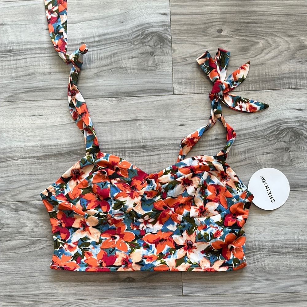 3/$25 ITEM - NWT SHEIN Floral Multicolor Crop Top